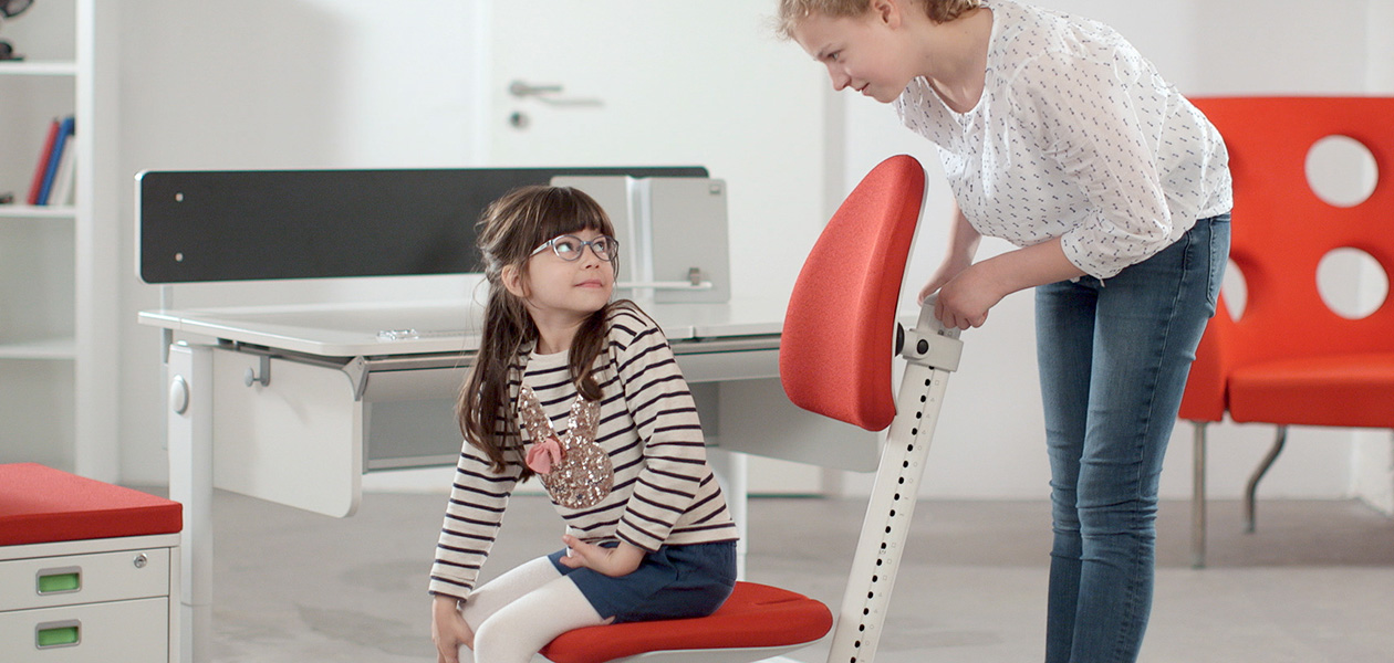 What must a children's swivel chair be able to do - Moll Funktion