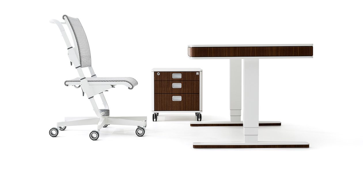 moll unique Kombination elektrisch hoehenverstellbarer Schreibtisch T7 Container C7 Stuhl S6 Nussbaum designmöbel von moll unique designschrebtisch T7 designdrehstuhl S9 höhenverstellbar made in germany